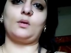Sex-mad Hunter Bhabhi Showing Her Boobs and Cookie