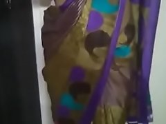 Desi aunty stripping saree and succeed in uncovered