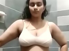 Desi nude bathroom show
