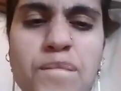 Desi Muslim girl, lay bare video
