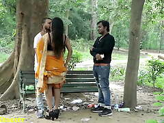 Indian Hot Giving a kiss - Girlfriend down the air Boyfriend, Prank down Saree
