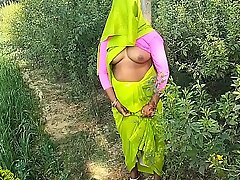 Indian Couple Injoy Outdoor Sex Close to Village PORN Close to HINDI