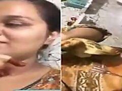 Roasting Desi Girl Like one another Her Boobs and Pussy on Video Call Part 1