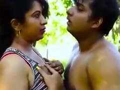 Reshma bhabhi has sex affair outside house