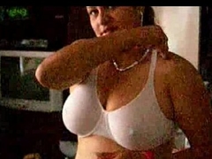 karishma big boobs aunty wearing bra parsimonious nipple show