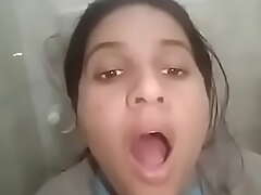 Popping and pissing indian girl