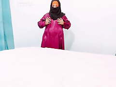 Arab Big Knockers Hijab Girl Shows Chest