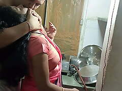 Devar bhabhi’s sex video in caboose with saree dress