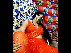 Delhi ki Priya bhabhi webcam show boobs and fingertips