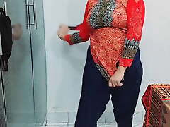 Indian Bhabhi Does Striptease and Denude Dance, Ass Twerking, Shaking Boobs