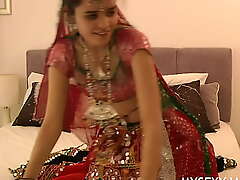 Gujarati Indian College Babe respecting arms Jasmine Mathur Garba Dance