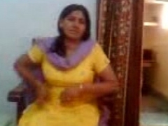 Bhabhi Showing Boobs Connected with Devar