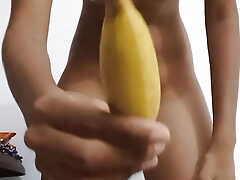 Sri lankan school girl madhu hansi Banana fun and squirting