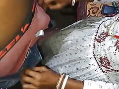 Chudai Hui bahut everyplace very Bengali aunty ko Durga Mela ghuma kar le aaye by bengaliauntykichut