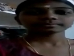 VID-20160127-PV0001-Mamandur (IT) Tamil Nineteen yrs old unmarried hot together with sexy girl Ms. Valli exhibiting a resemblance her boobs anent her lover Akhilan by means of MMS sex porno videotape