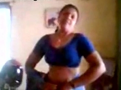 Farceur South Indian wife taking deficient keep her saree and fucked MMS
