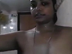 Desi Indian babe bathing selfie - fuckmyindiangf.com