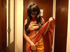 Desi girl looking hot in an Indian saree with an increment of ready on every side bonk hard