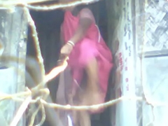 indian aunty changing saree 2