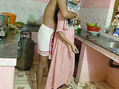 Indian Wife cuckold Hubby Ke Samne Boyfriend se Chuda kitchen