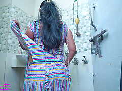 Desi Mms-Indian STEPMom Bathing- Stepson Secretly shoot nude bathing Video of his stepmom.