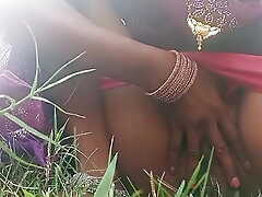 desi bhabhi jangal me mangal fingering video