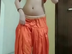 Indian piece of baggage Nidhi doing belly dance at lodging