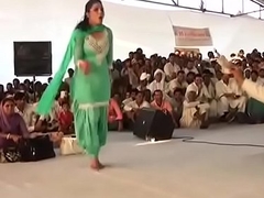 इसी​ डांस की वजह से सपना हुई थी हिट ! Sapna choudhary mischievous hold-up dance Egotistical