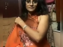 Desi orange saree aunty viral video