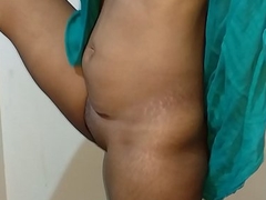 Indian Newly Fastened Bhabhi Body Rub-down Matchless Collar into Take a shower